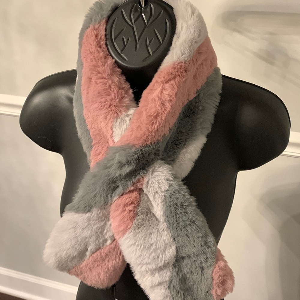 Alex Max Pink & Gray Faux Fur Scarf NWT